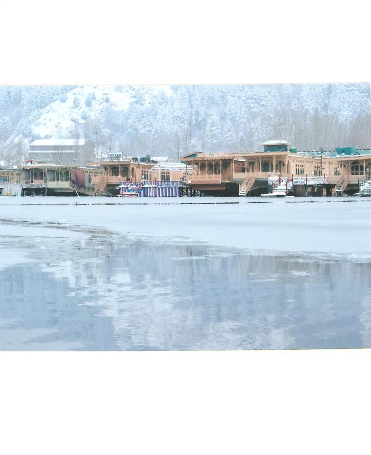 Hotel Chicago Group Of Houseboats Srīnagar Exterior foto